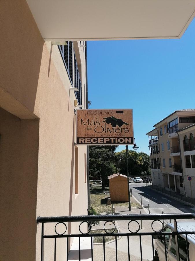 Appartement Moderne Central Avec Piscine, Garage Prive Et Terrasse Sud Uzès Buitenkant foto